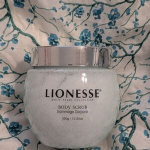 New Lioness White Pearl Collection Body Scrub - New In Sealed Jar